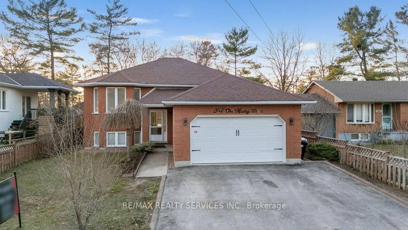 254 Old Mosley St, Wasaga Beach, L9Z 2H8 | Image 2