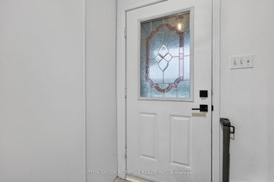 46 Bates Court • Barrie, ON photo 4