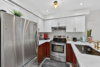 46 Bates Court • Barrie, ON photo 9
