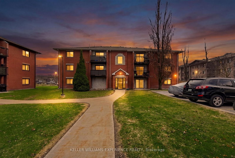 C4 - 183 Edgehill Dr, Barrie, L4N 1L9 | Image 2