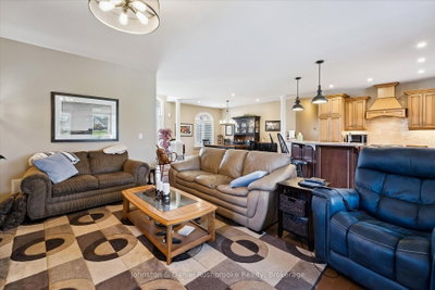 1842 Meadowview Court • Severn, ON photo 5
