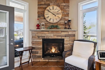 1842 Meadowview Court • Severn, ON photo 6