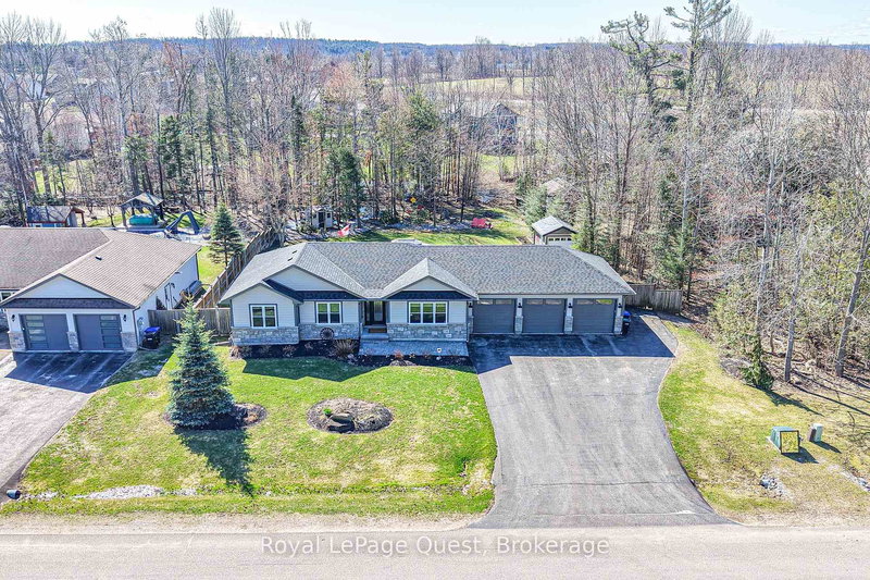 1975 Confederation Dr, Severn, L3V 7L1 | Image 3