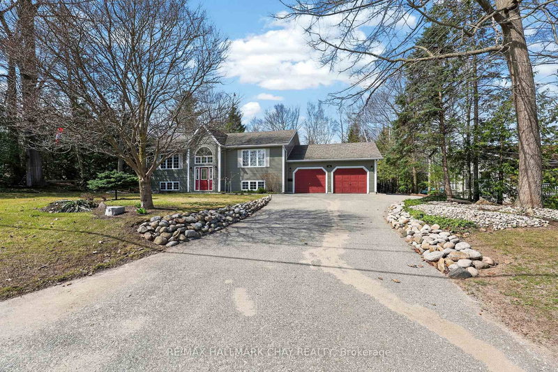 34 Rodrium Rd, Wasaga Beach, L9Z 1R5 | Image 2