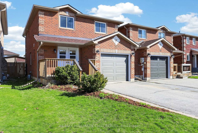 37 Majesty Blvd, Barrie, L4M 7K3 | Image 3