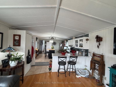 37 Berts Road • Midland, ON photo 9