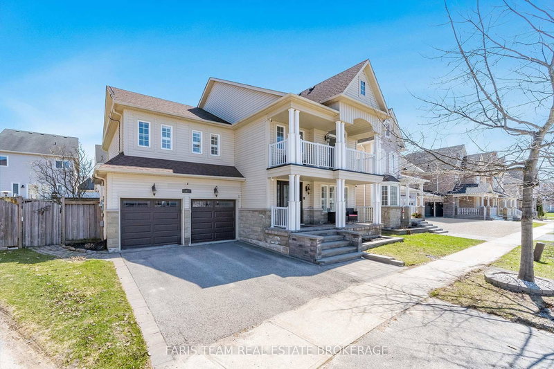 43 Maple Crown Terr, Barrie, L4M 7H9 | Image 3
