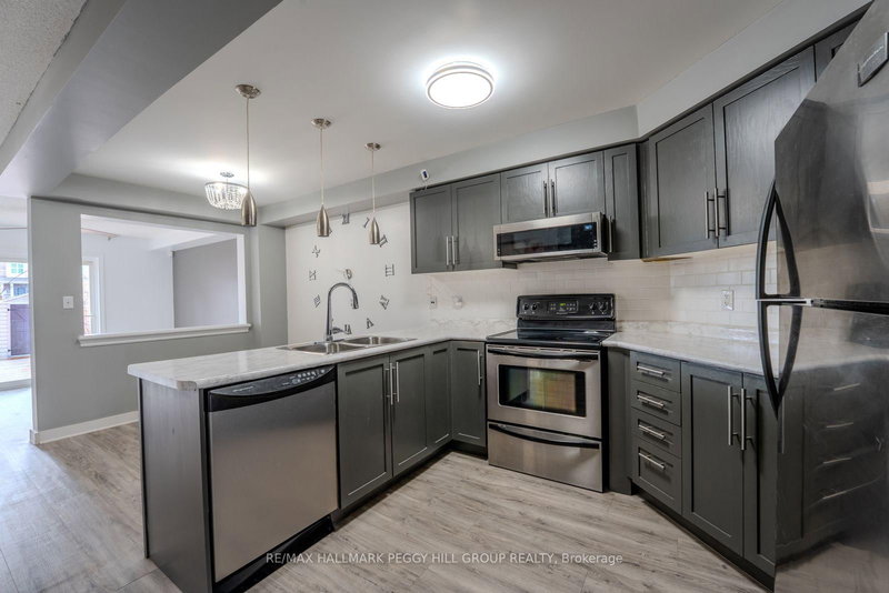 75 Winchester Terr, Barrie, L4M 0C8 | Image 3