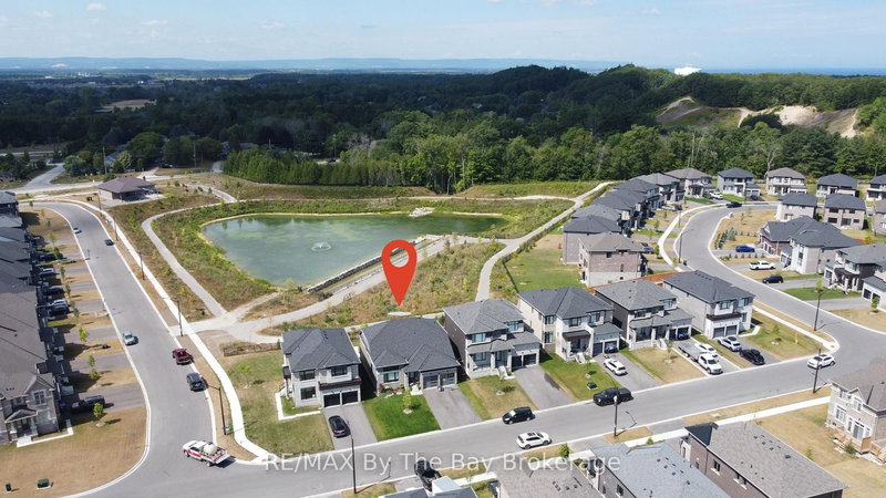 33 Nicort Rd, Wasaga Beach, L9Z 1J7 | Image 2