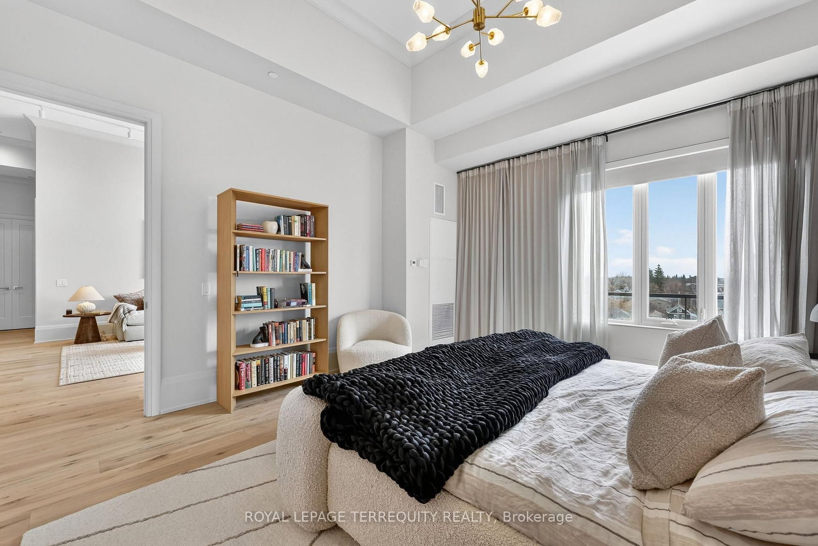 1 Hume Street, Unit PH 615 - Photo 22