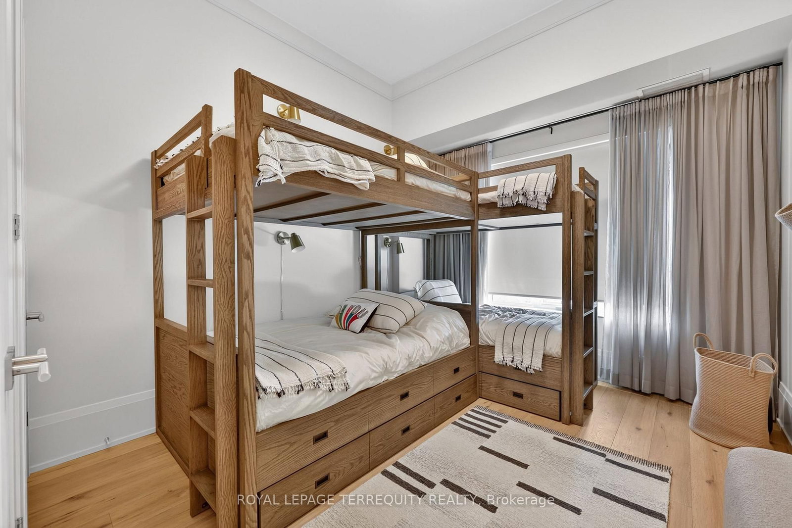 1 Hume Street, Unit PH 615 - Photo 29