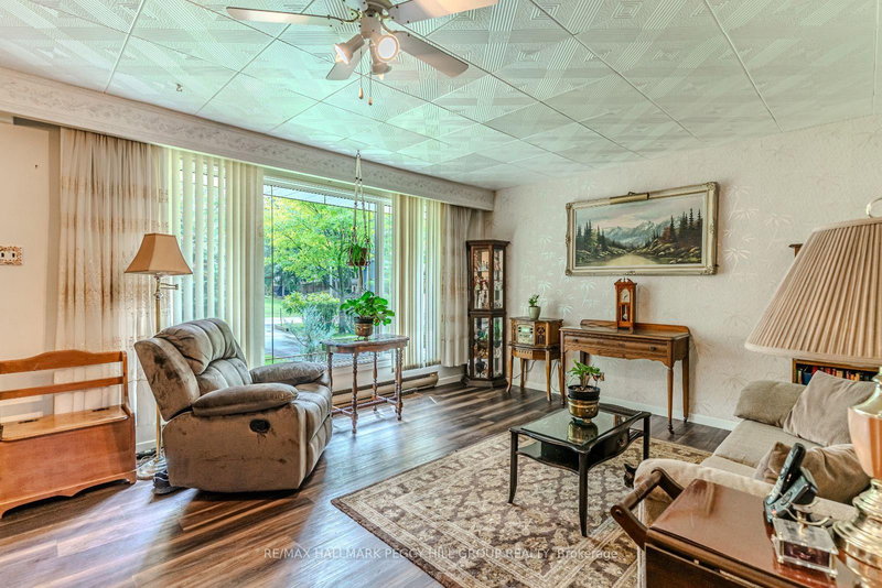 82 Helena St, Wasaga Beach, L9Z 1R1 | Image 2