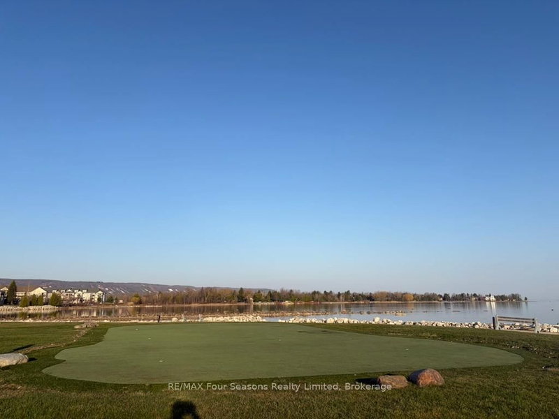 835 Suncrest Circ, Collingwood, L9Y 5C7 | Image 2