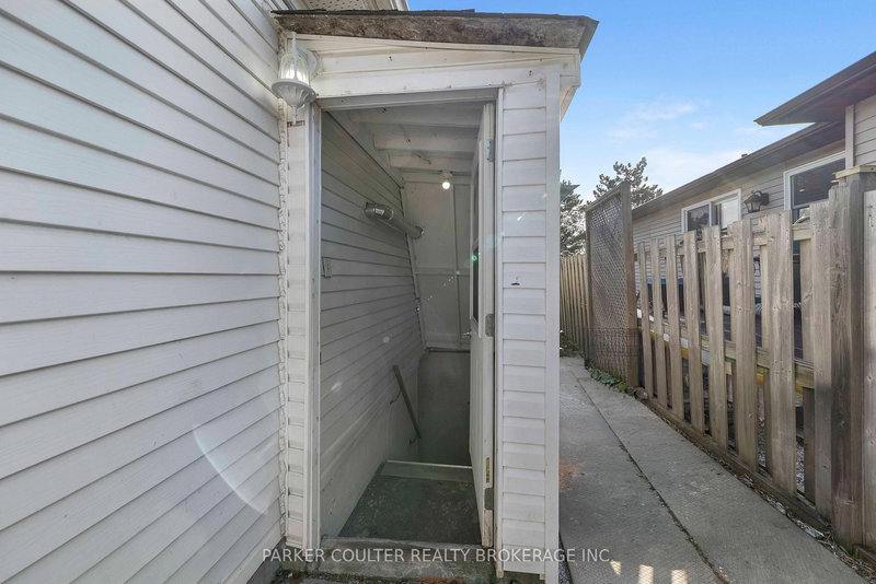 10 Ford St, Barrie, L4N 5X2 | Image 3