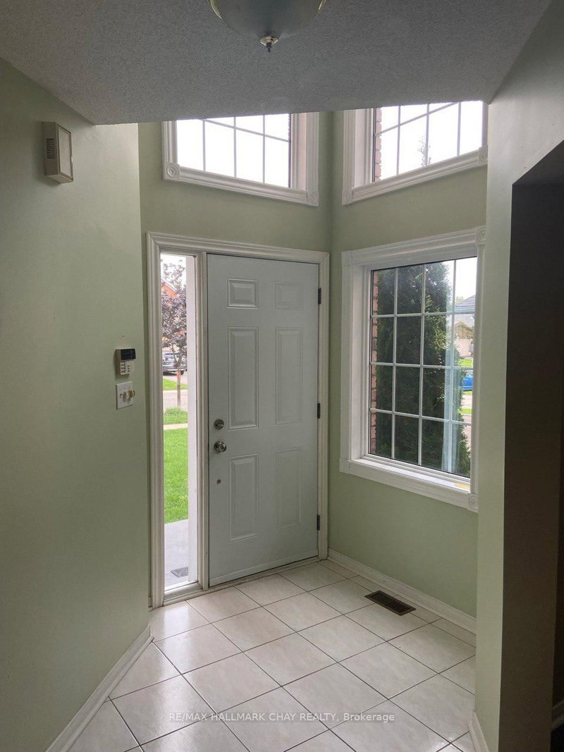 219 WESSENGER Dr, Barrie, L4N 8R4 | Image 3