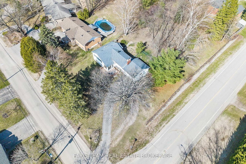 257 Church St, Penetanguishene, L9M 1G6 | Image 2
