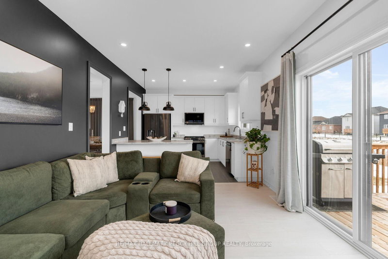 229 Mckenzie Dr, Clearview, L0M 1S0 | Image 3