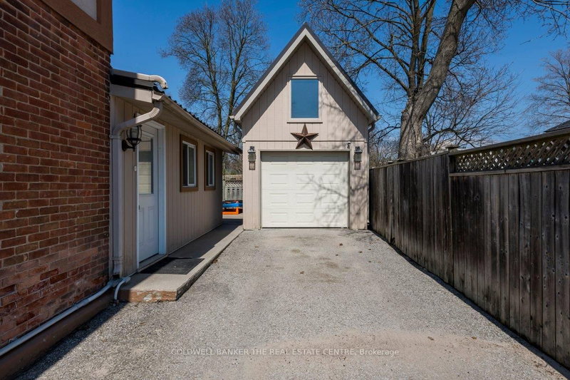 46 Park St, Barrie, L4N 1H5 | Image 3