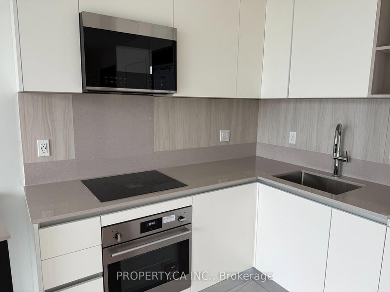 2905 - 39 Mary St, Barrie, L4N 1S9 | Image 3