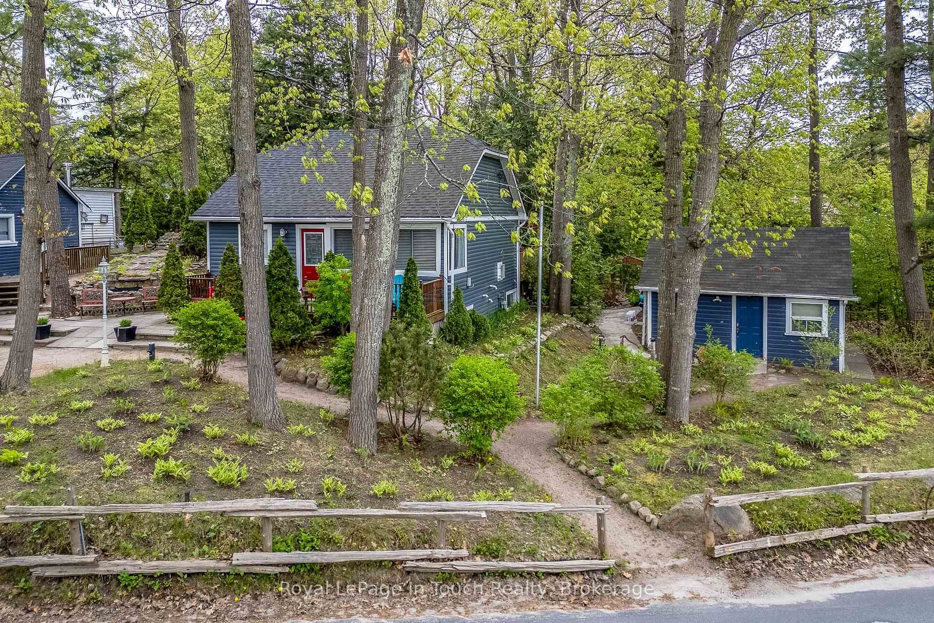 35 Tiny Beaches Road S