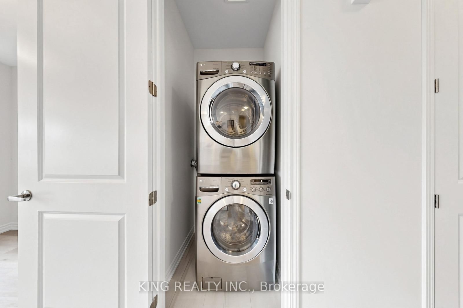 106 Yorkshire Street - Photo 14