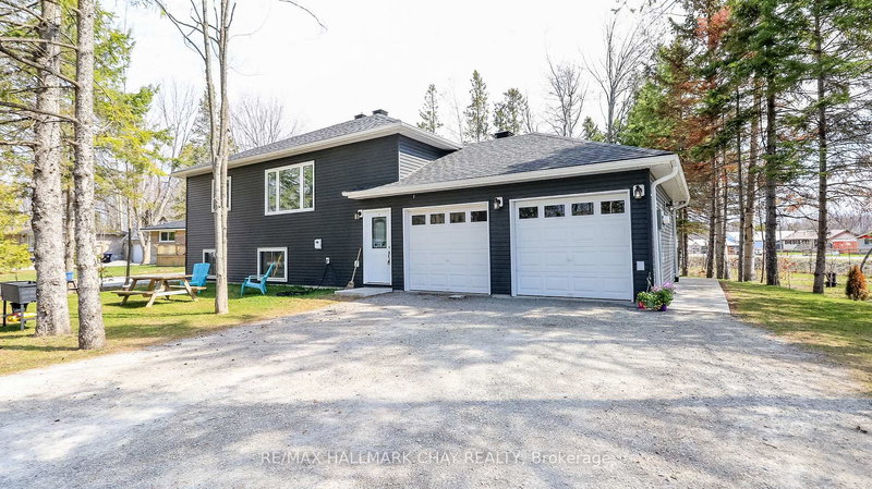 2082 Centre Ave, Severn, L3V 6H3 | Image 3