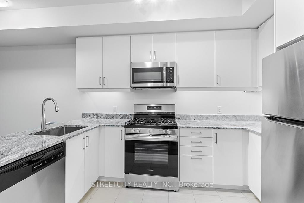 5 Spooner Crescent, Unit 215 - Photo 13