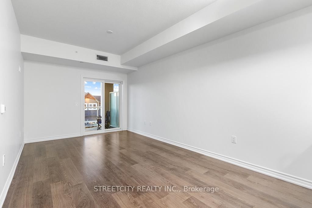 5 Spooner Crescent, Unit 215 - Photo 16