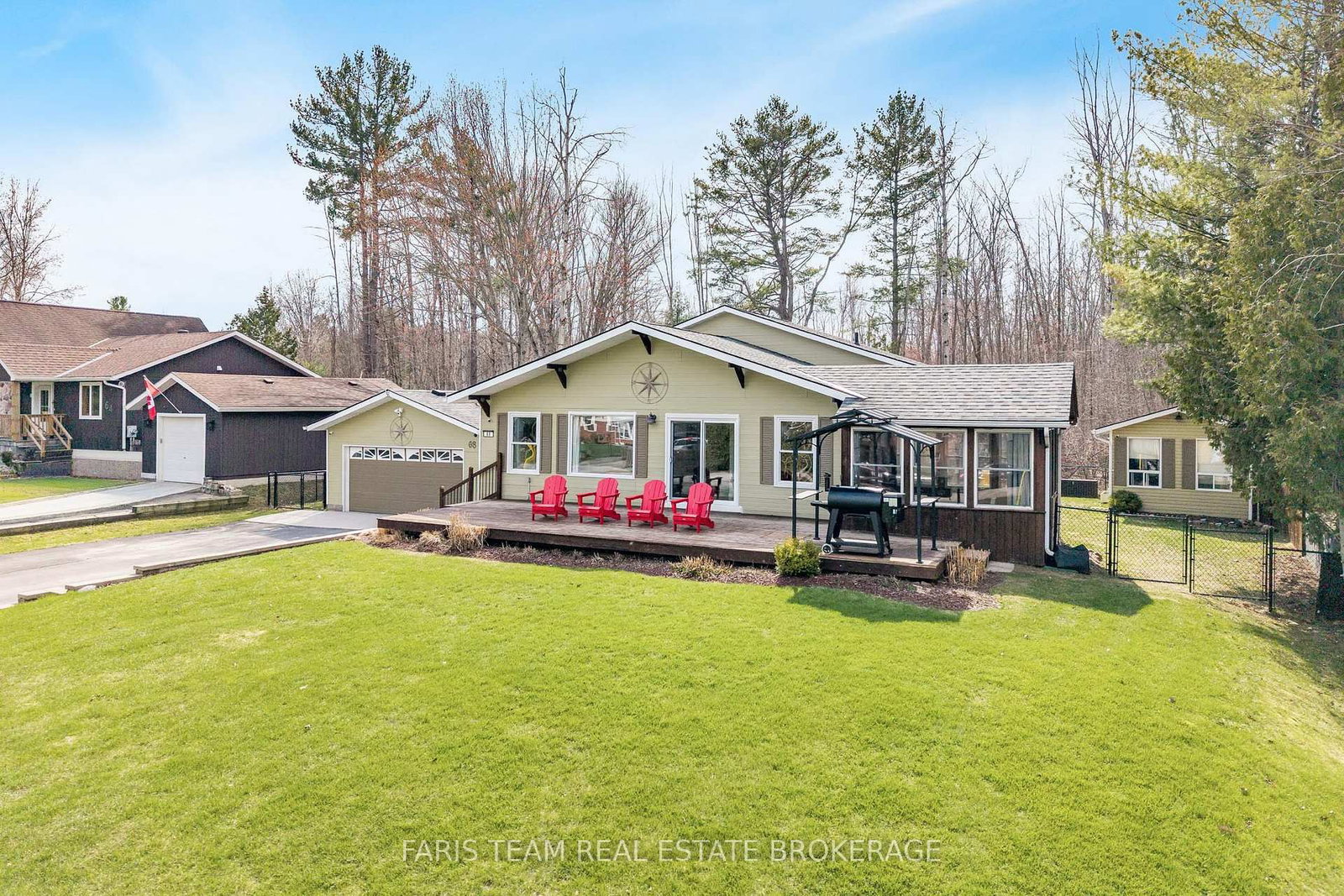 Detached House for sale at 68 Bayside Avenue, Tay, Ontario, L0K 2A0 - Rural Tay - MLS: S13047816