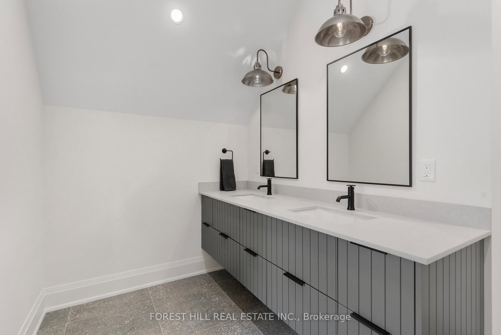 271 Codrington Street • Barrie, ON photo 31