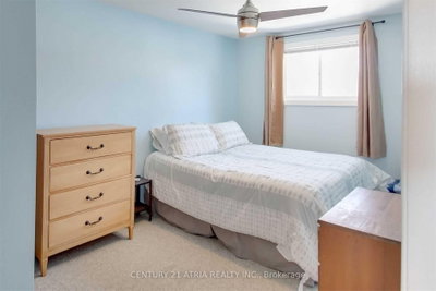 27 Dickens Drive • Barrie, ON photo 7