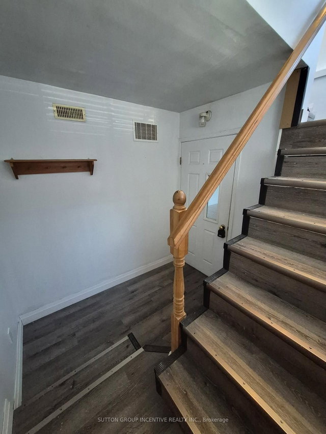 Lower - 211 Cliff Road