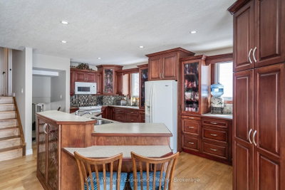 201 Bayfield Avenue • Midland, ON photo 5