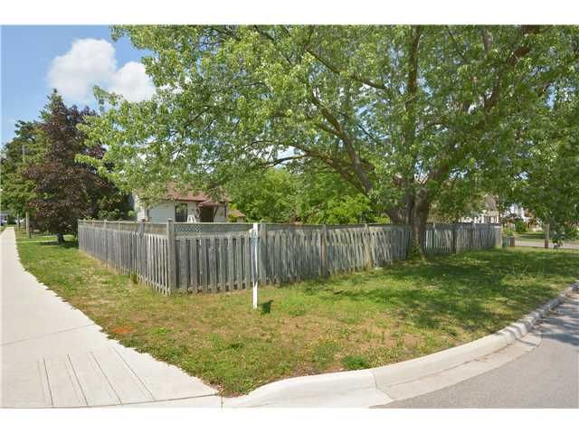 76 Henry St, Barrie, L4N 1C7 | Image 2