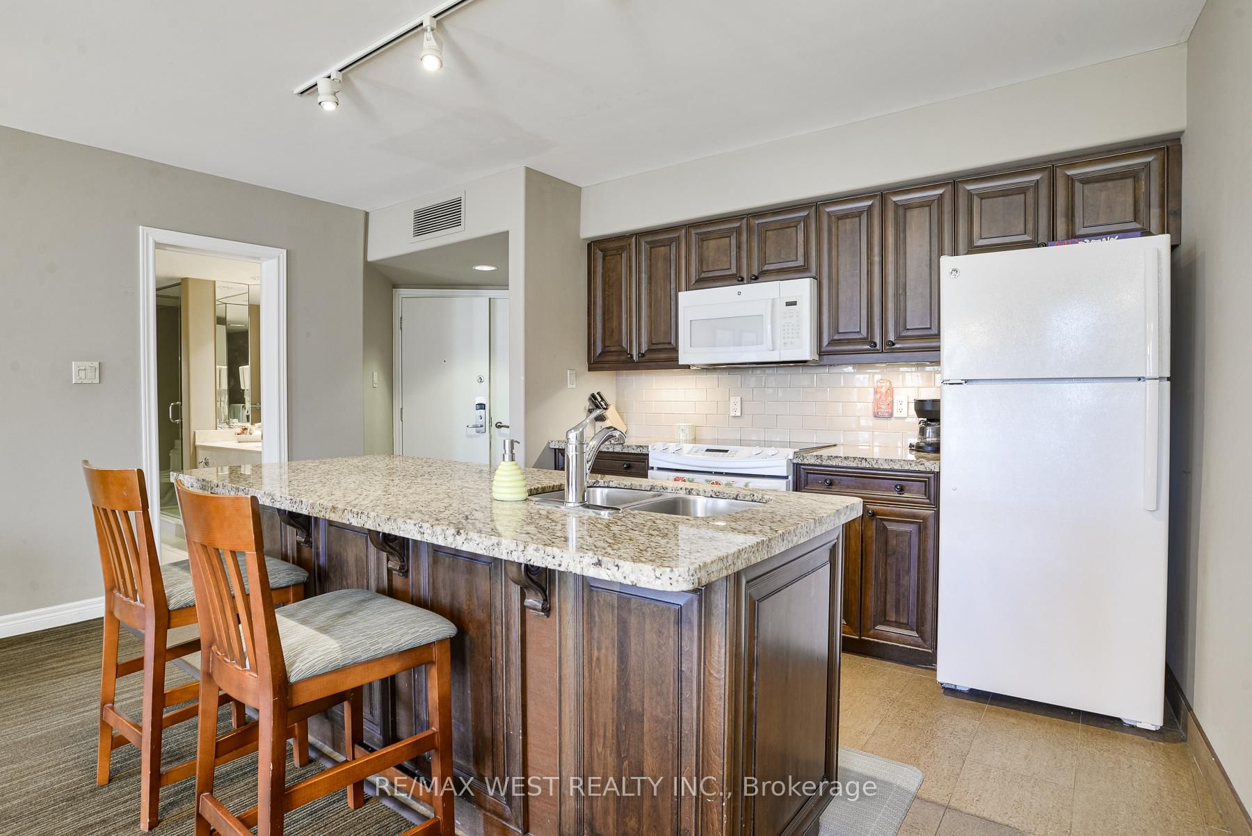 90 Highland Drive, Unit 2076-77