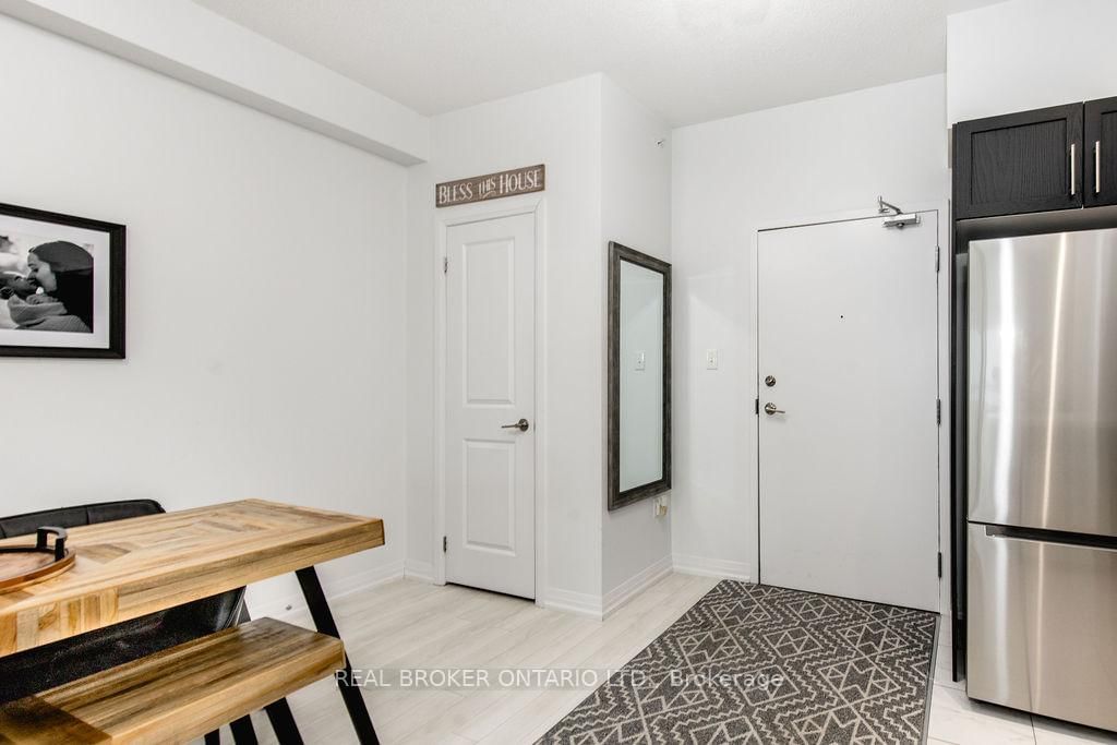 304 ESSA Road, Unit 609 - Photo 4