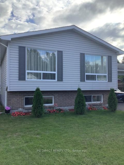Detached House for sale at 9 Brick Pond Road, Severn, Ontario, L0K 1E0 - Coldwater - MLS: S13060186