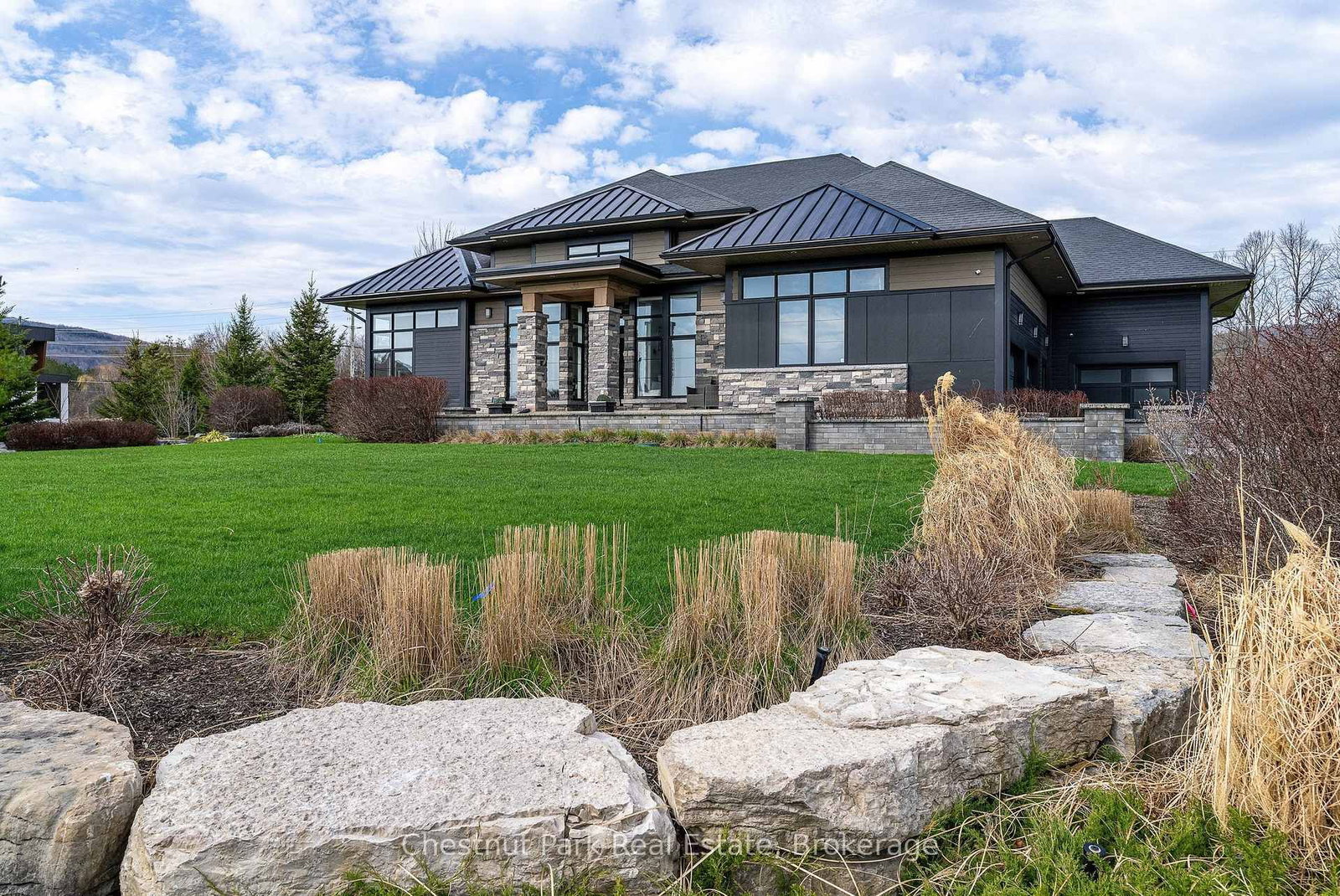 1 Windrose Valley Boulevard • Clearview, ON photo 1