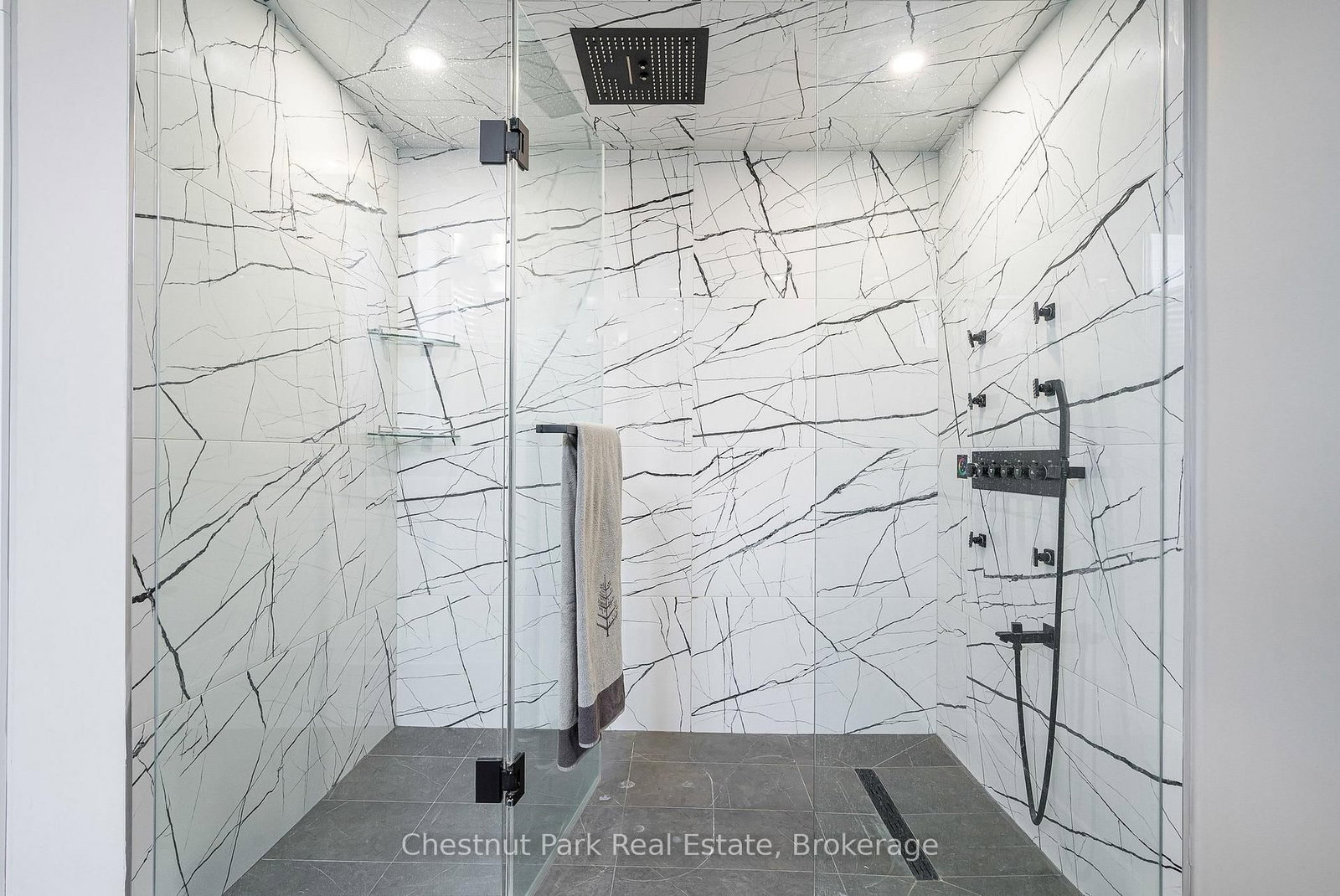 1 Windrose Valley Boulevard • Clearview, ON photo 36