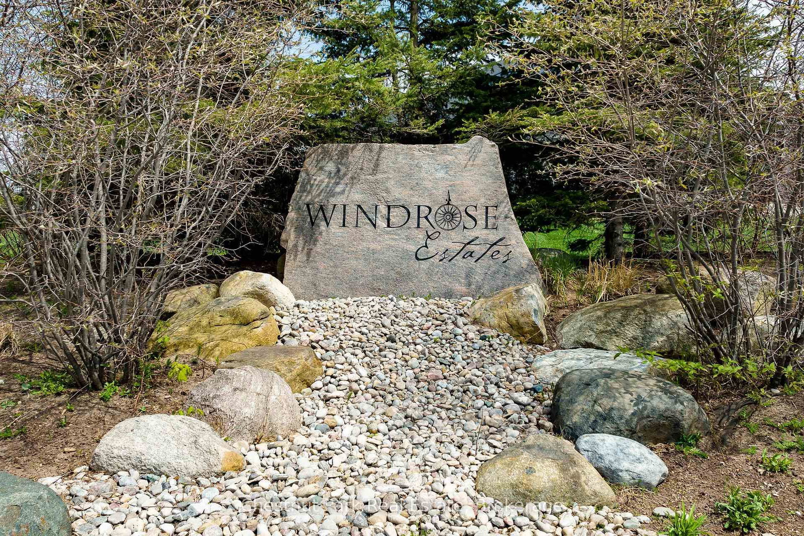 1 Windrose Valley Boulevard • Clearview, ON photo 5