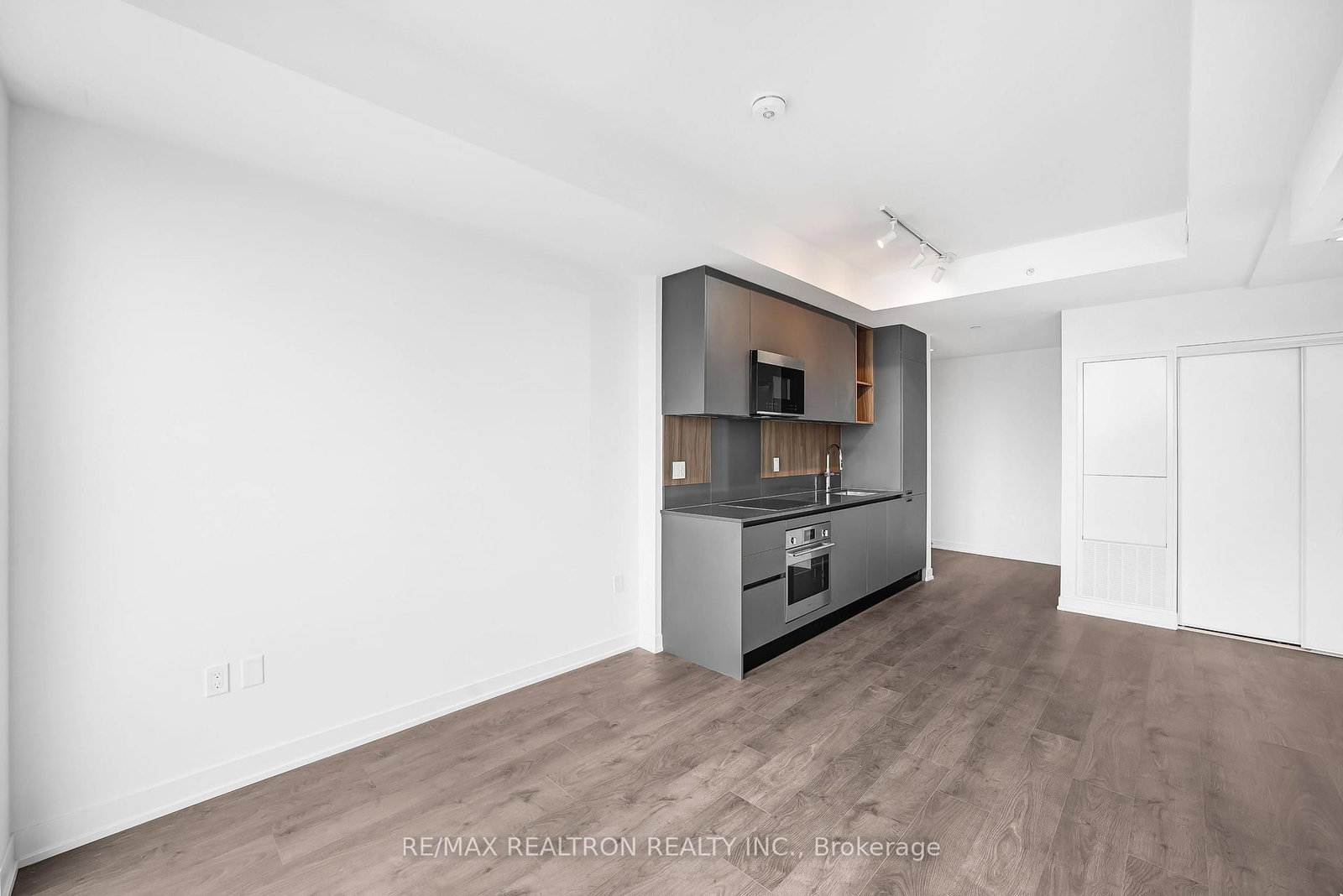 39 Mary Street, Unit 2005 - Photo 6