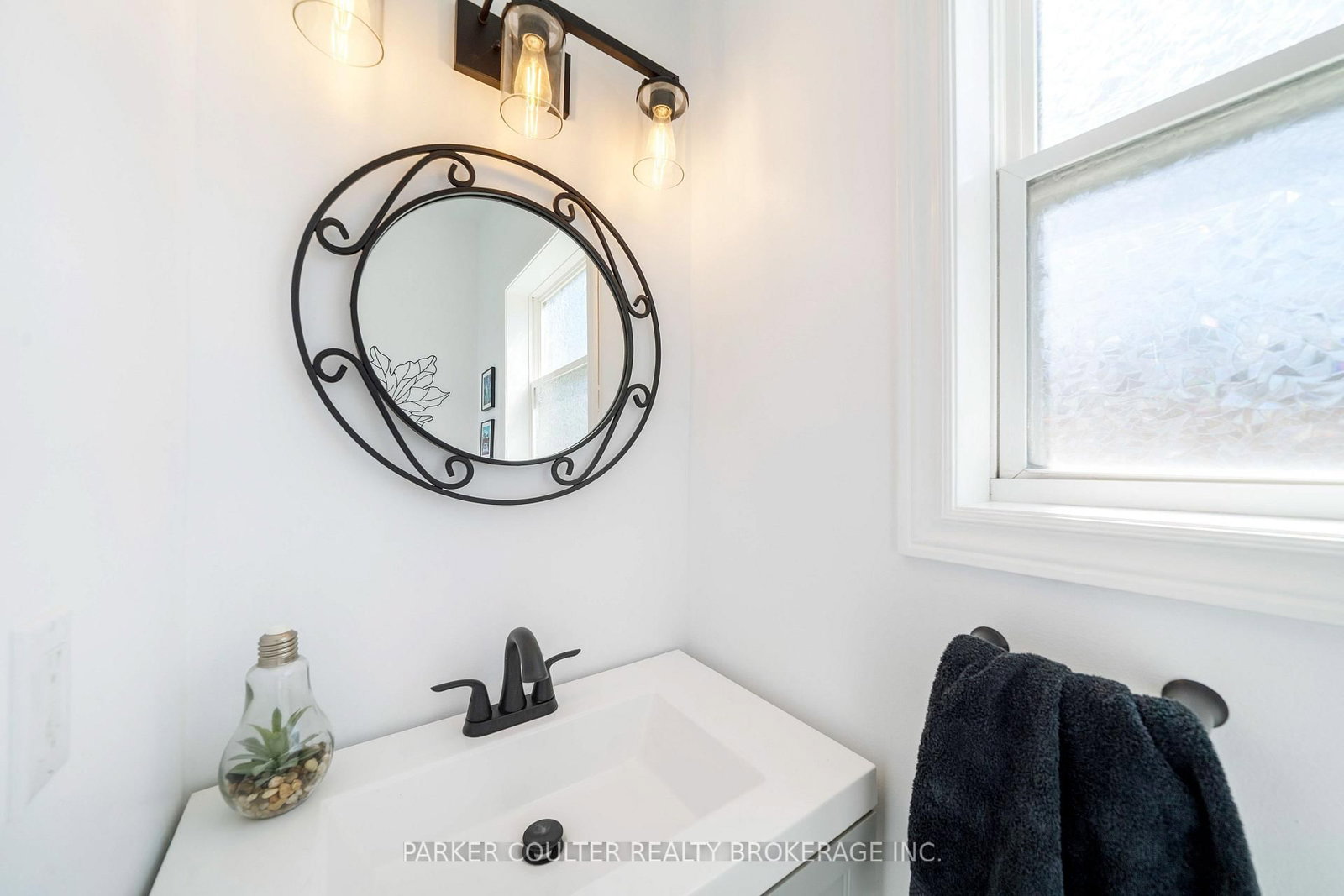 1 Windsor Crescent • Barrie, ON photo 15