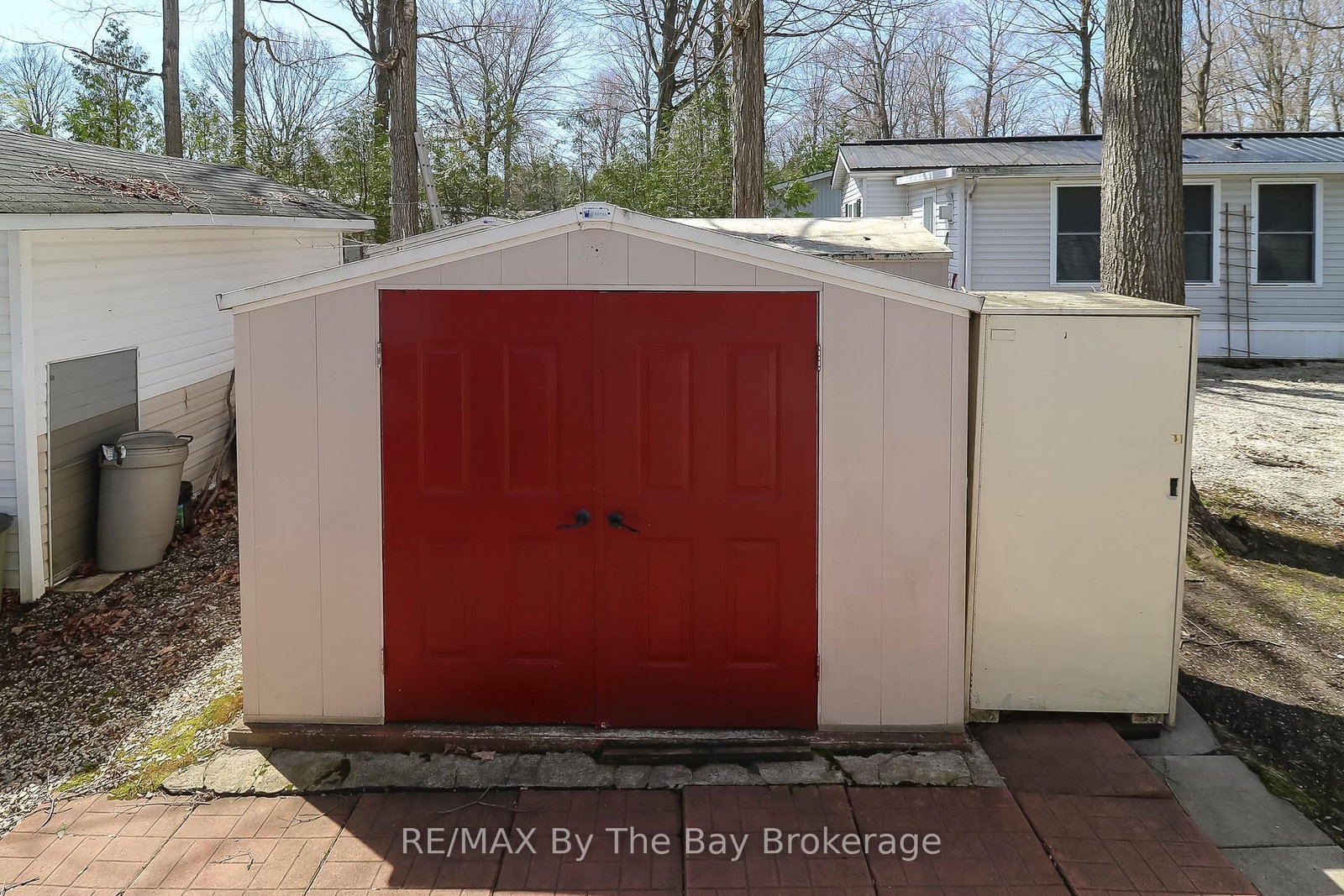 6 Pacific Avenue • Wasaga Beach, ON photo 18