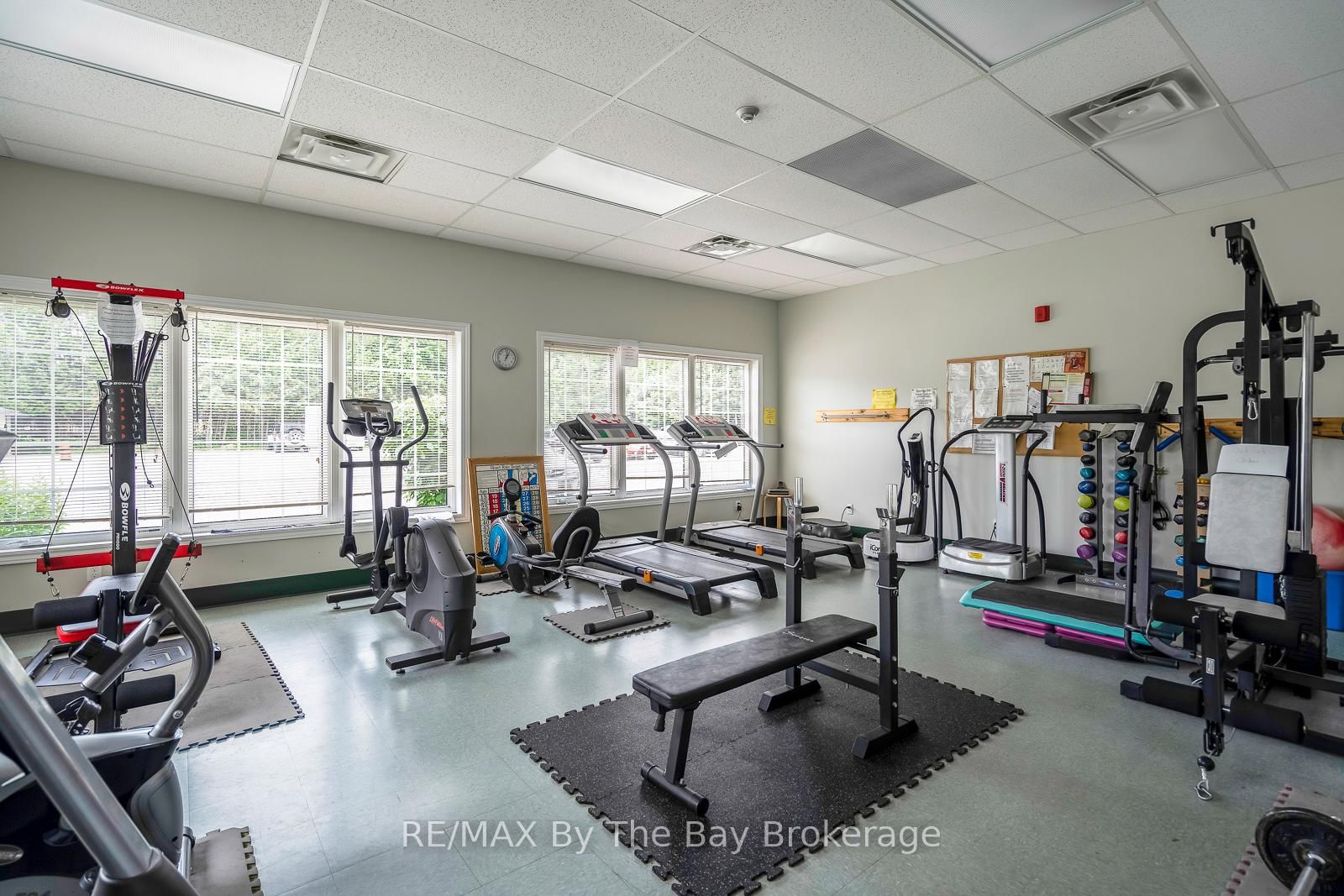 6 Pacific Avenue • Wasaga Beach, ON photo 23