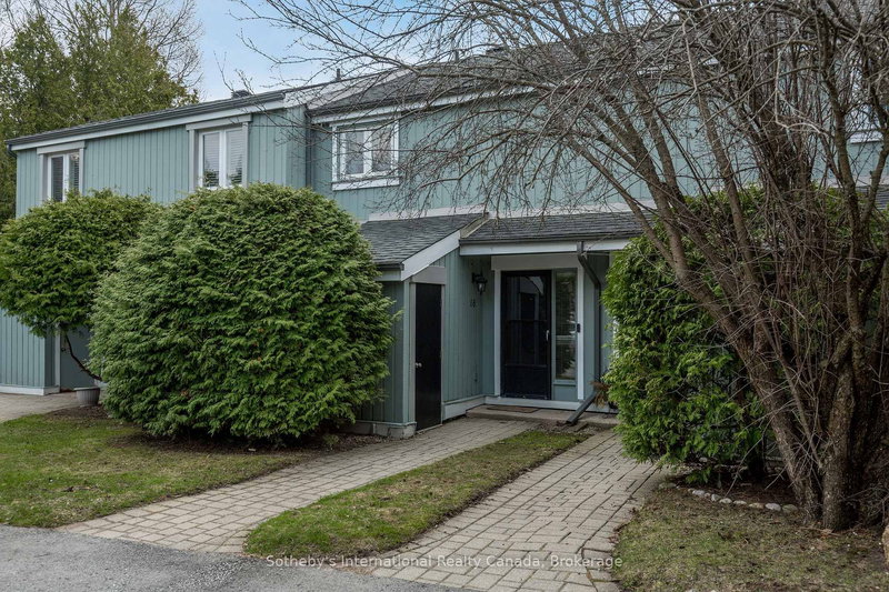 home for lease on 16-125 Fairway Crescent