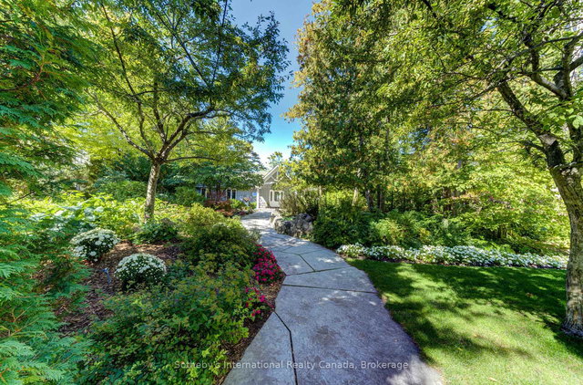 1036 River Road E