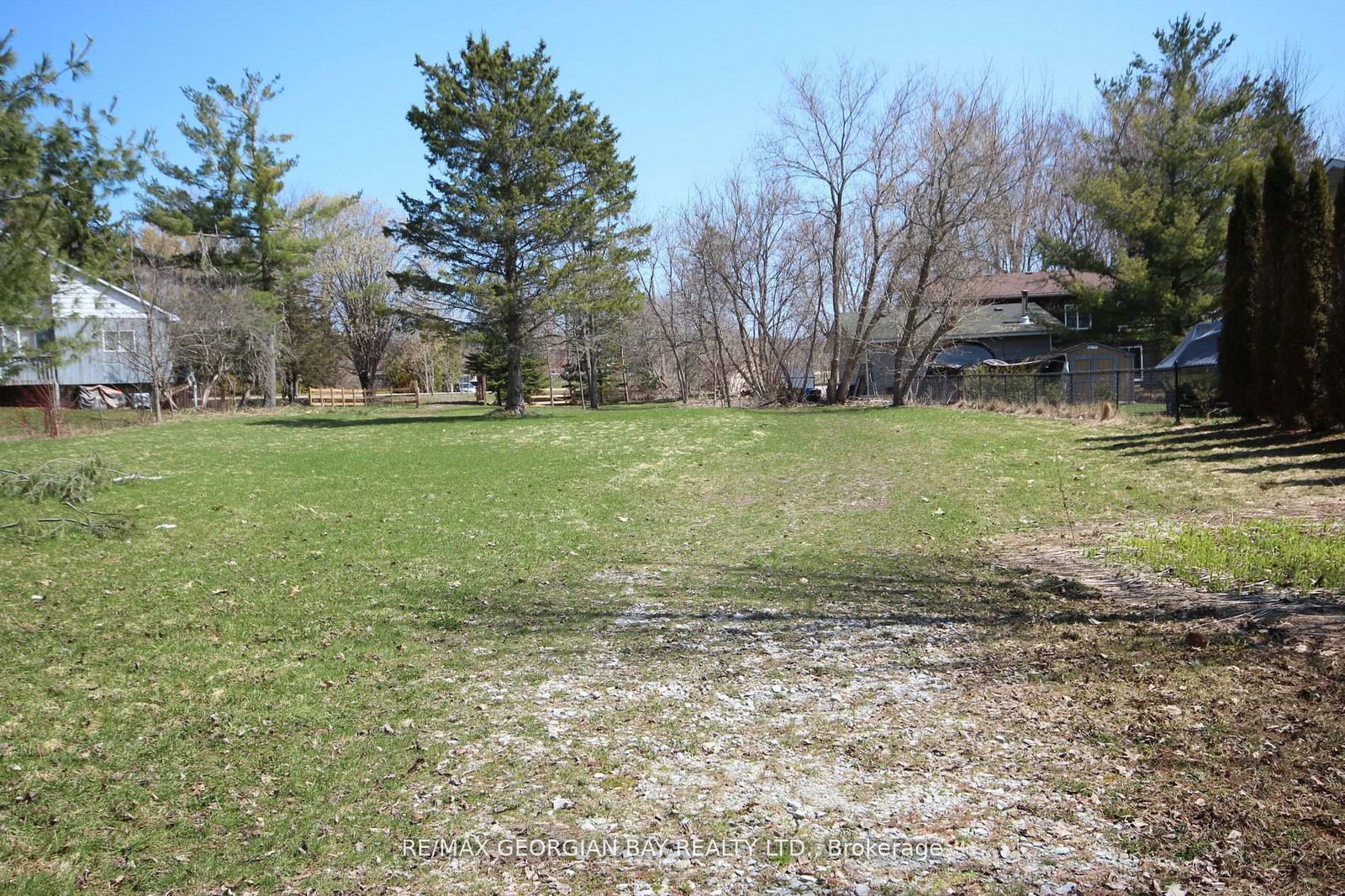 5766 Penetanguishene Highway • Springwater, ON photo 4