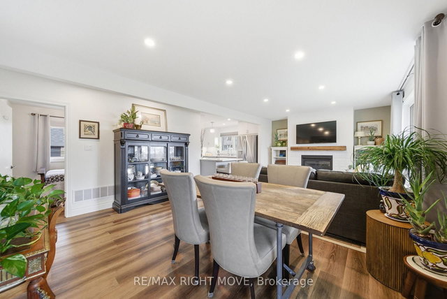 84 Brant Street W