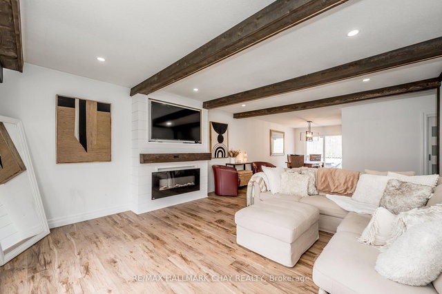 Upper - 3742 Horseshoe Valley Road W