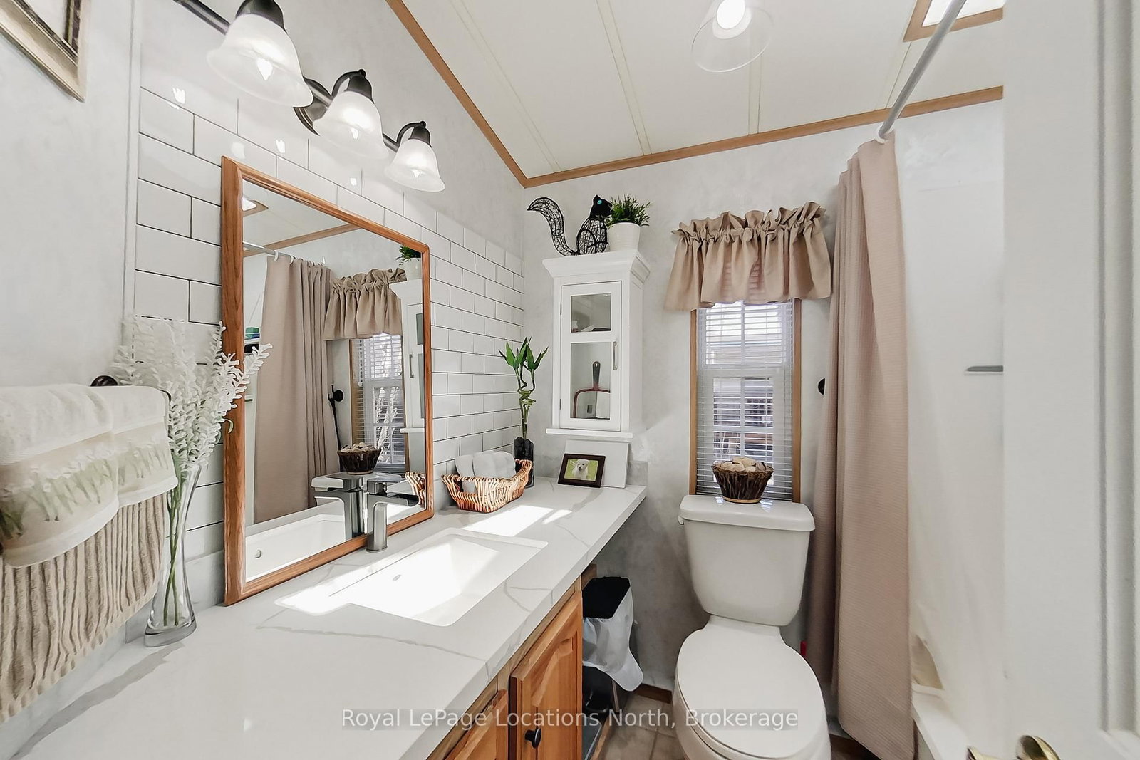 2 Wasaga Pines Lane E • Springwater, ON photo 10